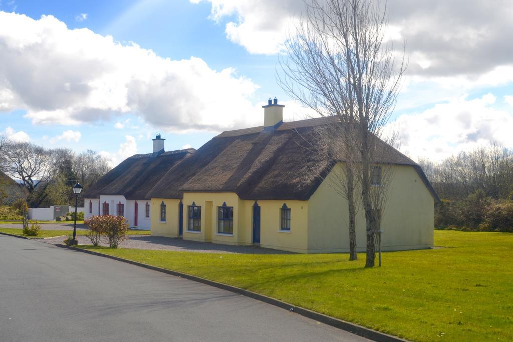 Cottage 33 Old Killarney Village Килларни Экстерьер фото